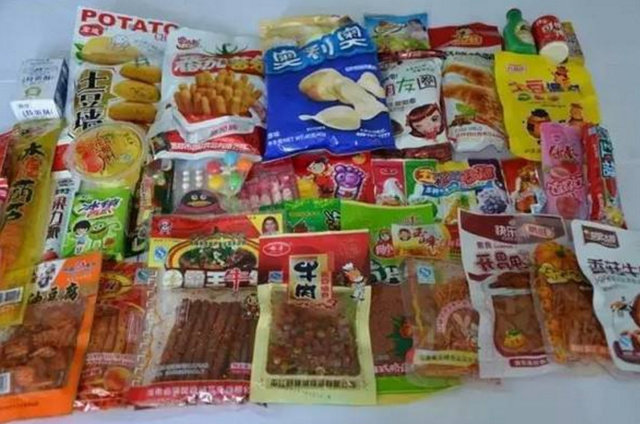 辣條唐僧肉蝦扯蛋,這些五毛零食都是三無產品,你吃過嗎?